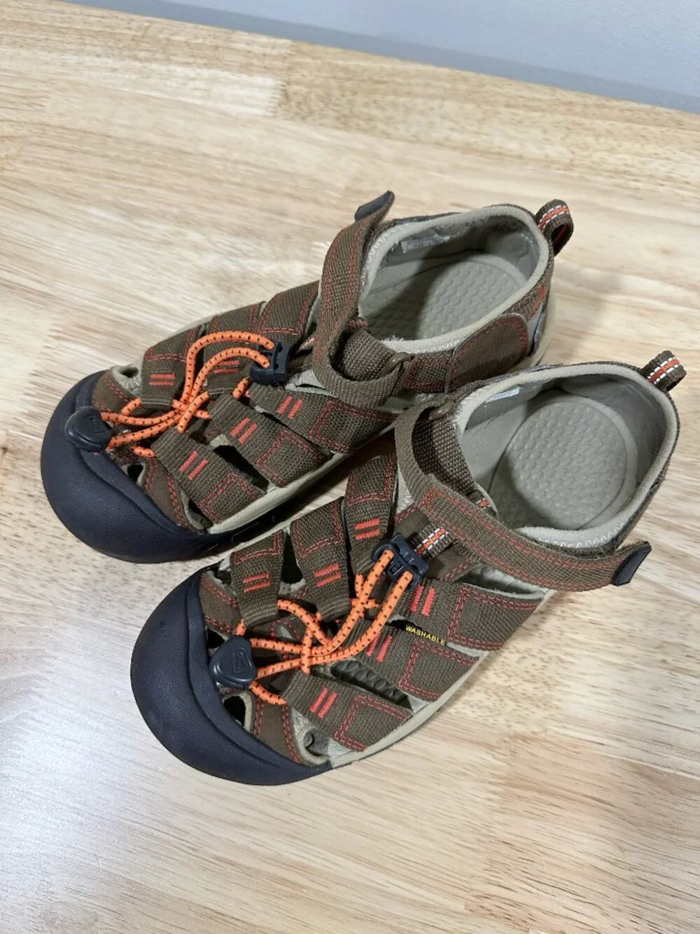 Keen lightly used